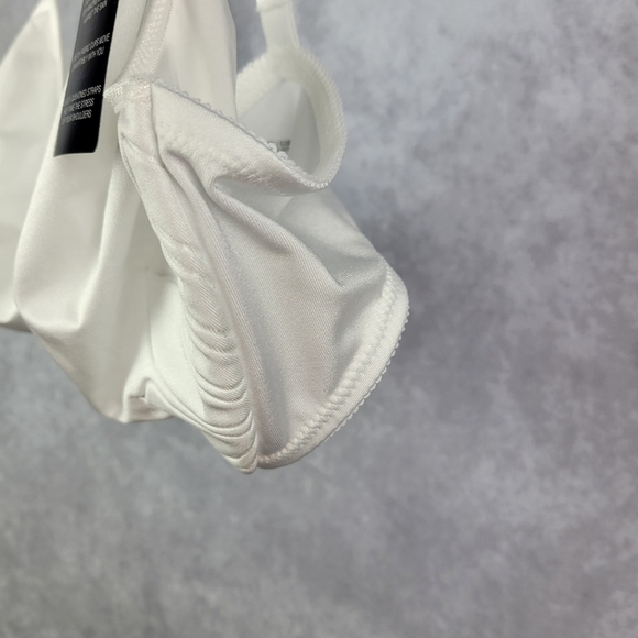 Bali® Live It Up® Full-Figure Seamless Underwire Bra Size 40D In white - Picture 9 of 13